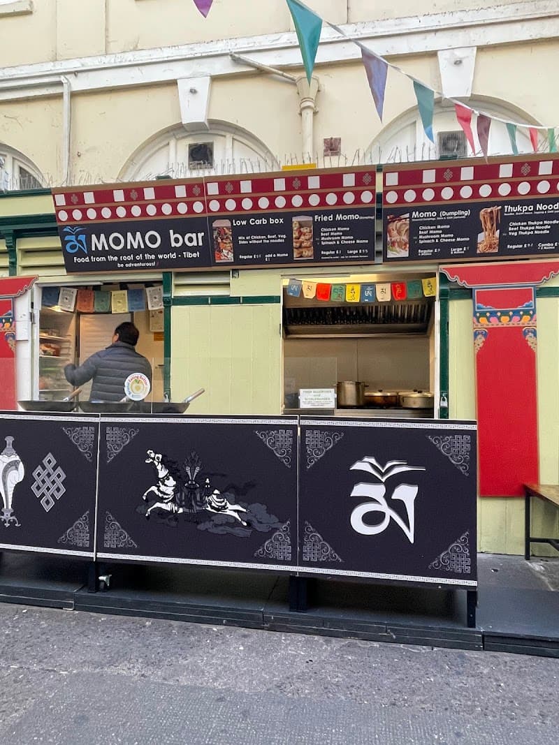 MOMO Bar