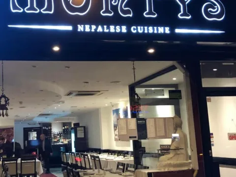 Montys South Ealing
