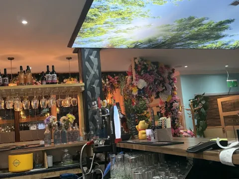 Aroma Restaurant & Bar