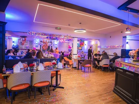 Everest Spice Lounge | Pub and Restaurant in Feltham | Private Hire