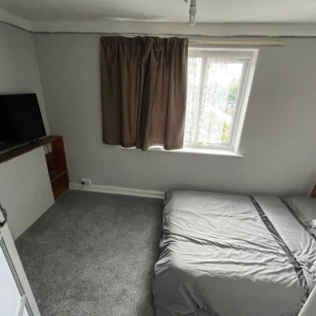 Double Room Available for Couple or 2 Girls