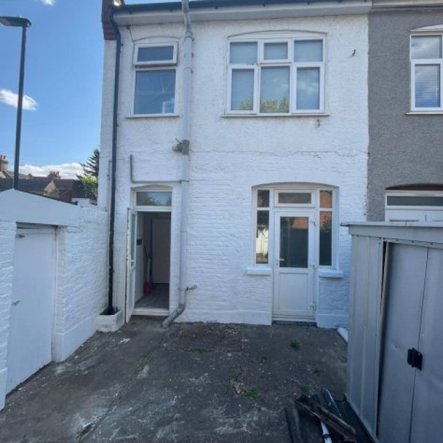 Rooms Available in 4-Bedroom House, Gooseley Lane