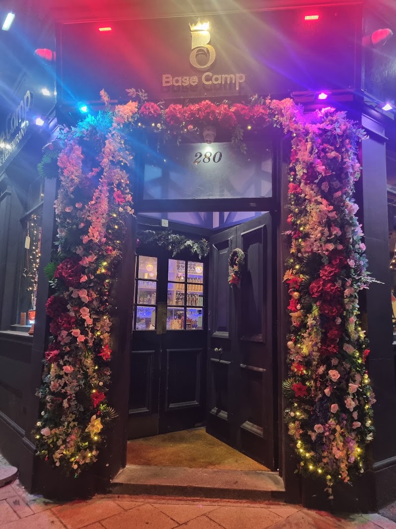 BaseCamp Lounge and Restaurant