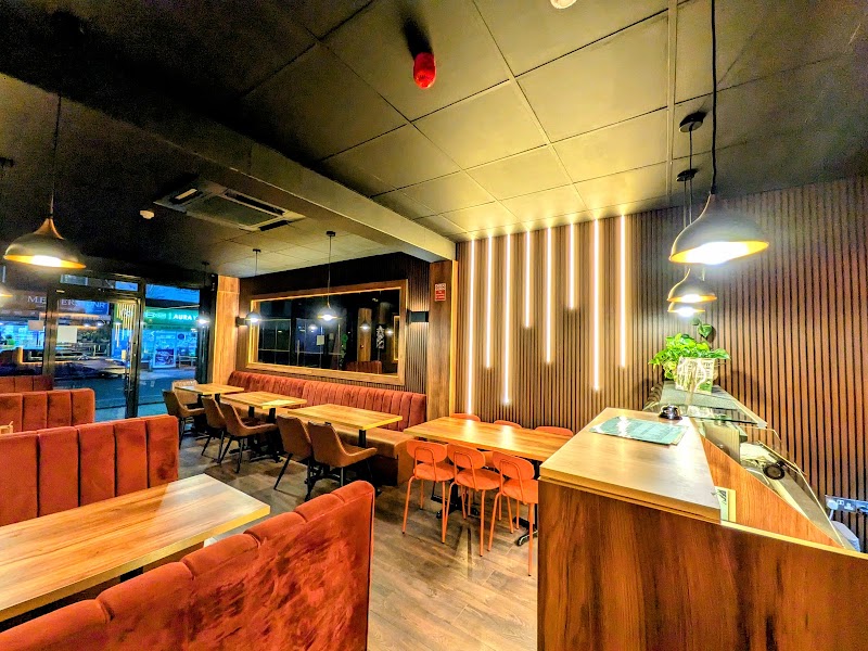 Everest MoMo Station